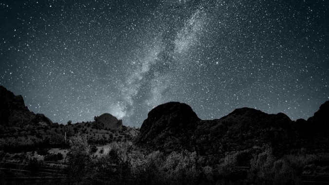 作为一个服务器，node.js 是性能最高的吗？